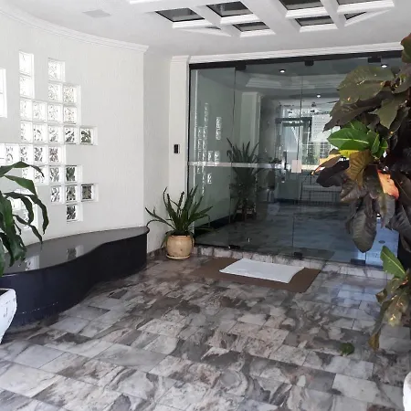 Excelente Localizacao! Perto Da Praia Com Estacionamento, Ar Condicionado, Wi-Fi, Netflix E Roupa De Cama! Balneario Camboriu Exterior photo