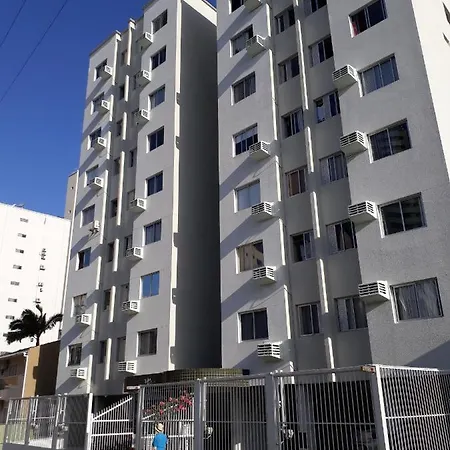 Excelente Localizacao! Perto Da Praia Com Estacionamento, Ar Condicionado, Wi-Fi, Netflix E Roupa De Cama! Balneario Camboriu Exterior photo