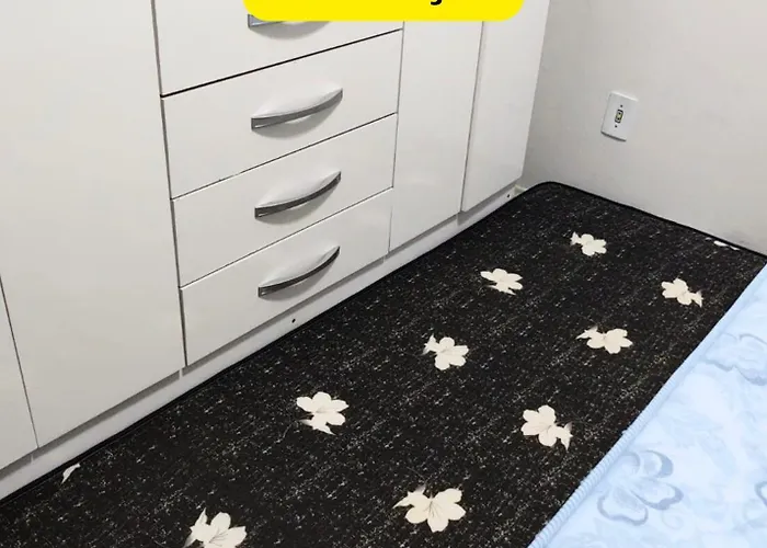 Excelente Localizacao! Perto Da Praia Com Estacionamento, Ar Condicionado, Wi-Fi, Netflix E Roupa De Cama!