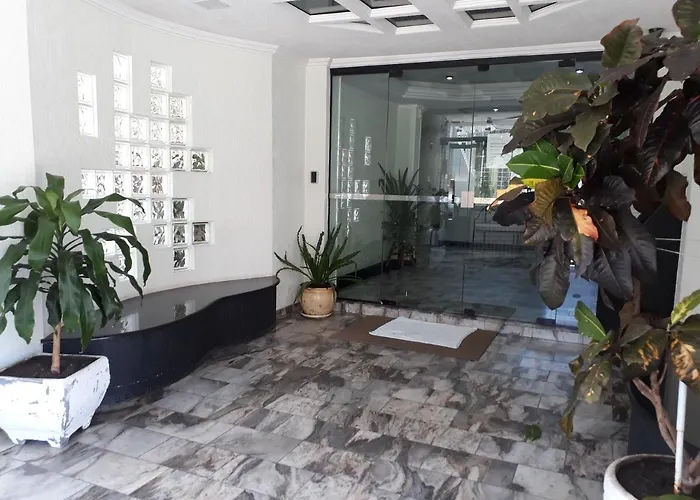 Excelente Localizacao! Perto Da Praia Com Estacionamento, Ar Condicionado, Wi-Fi, Netflix E Roupa De Cama!