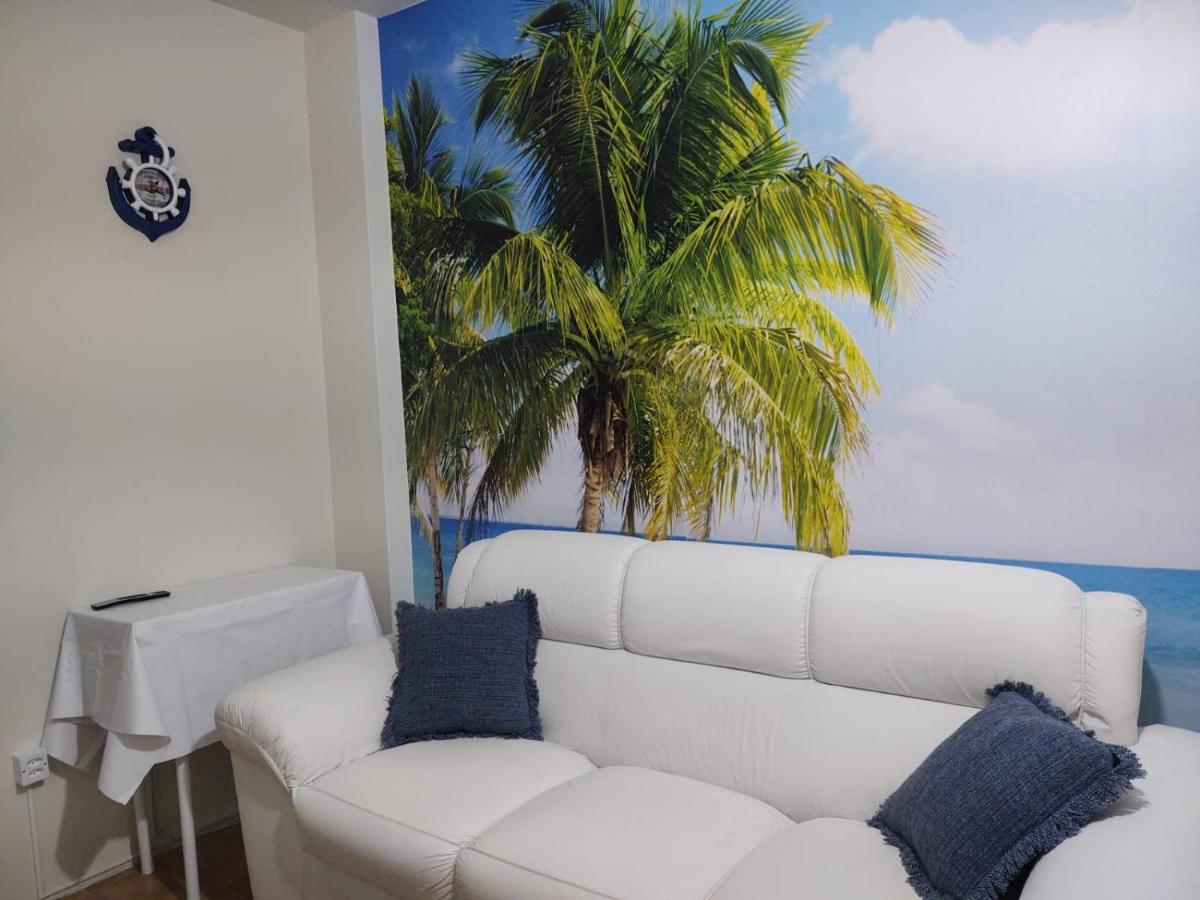 Excelente Localizacao! Perto Da Com Estacionamento, Ar Condicionado, Wi-fi, Netflix E Roupa De Cama!
