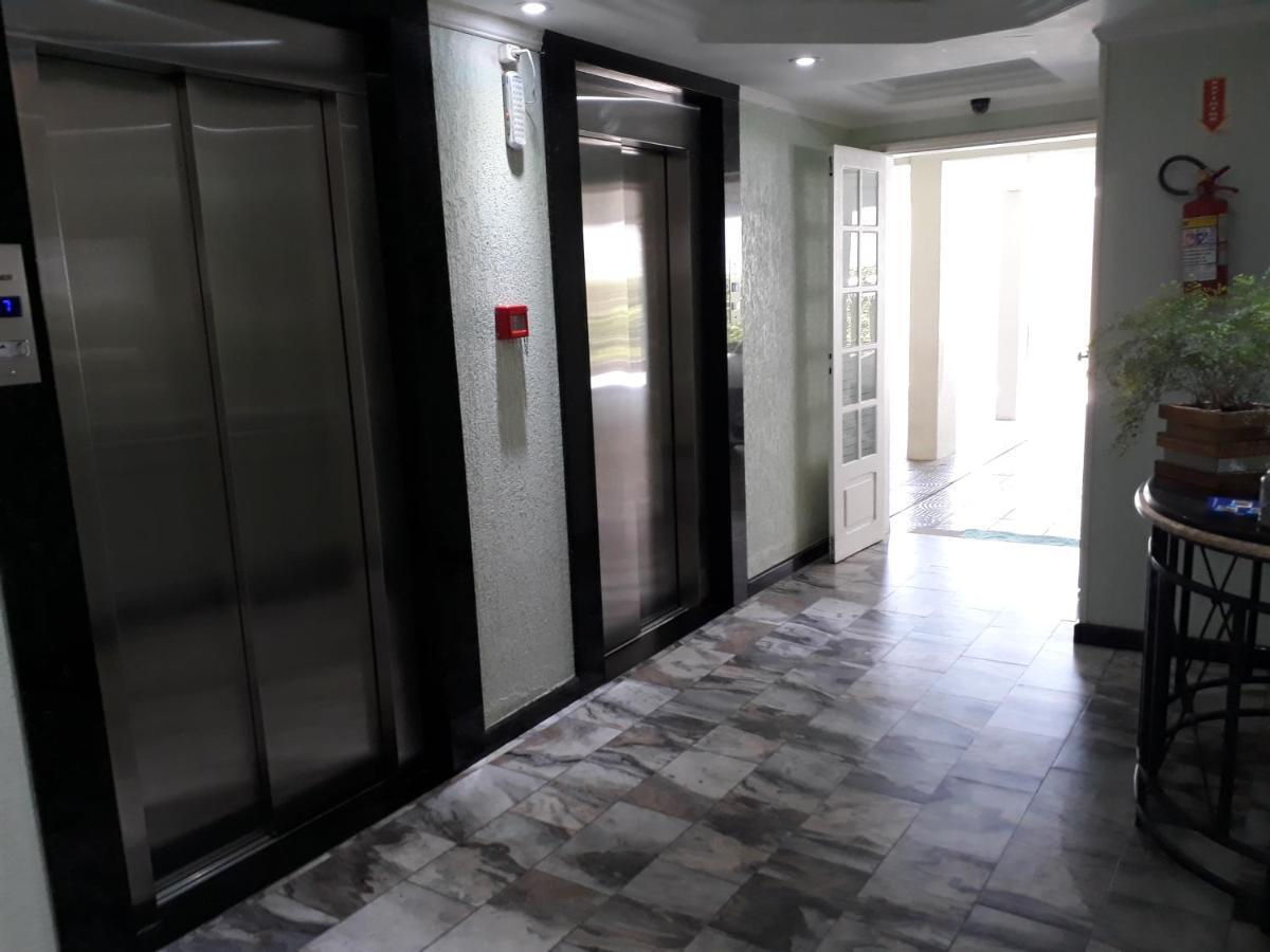 Excelente Localizacao! Perto Da Com Estacionamento, Ar Condicionado, Wi-fi, Netflix E Roupa De Cama!