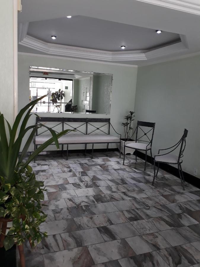 Excelente Localizacao! Perto Da Com Estacionamento, Ar Condicionado, Wi-fi, Netflix E Roupa De Cama! Apartment Balneario Camboriu